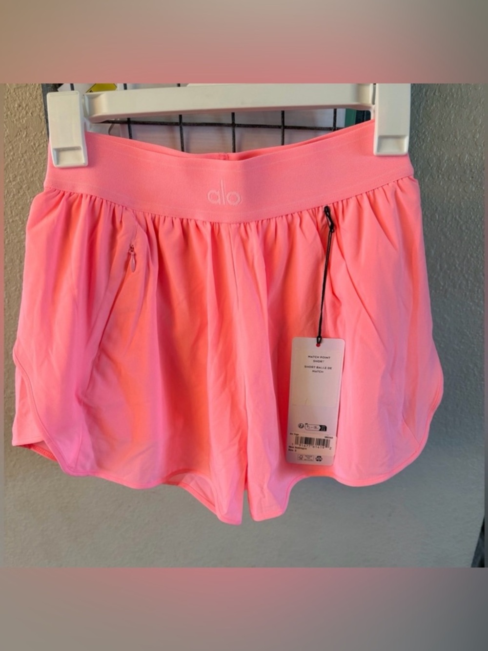 ALO Yoga Neon Bubblegum Match Point Short - Picture 2 of 6